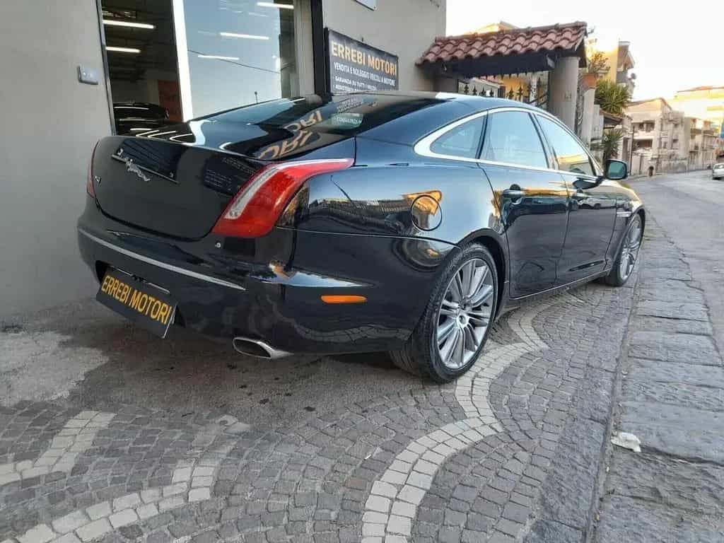 Jaguar XJ 3.0D V6 Premium Luxury 10/2010-photo-8