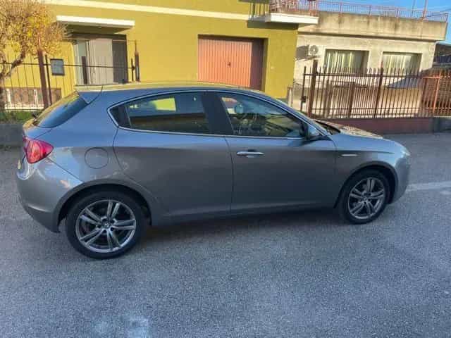 Alfa Romeo Giulietta ROMEO Giulietta 1.6 JTDm-2 105 CV Exclusive 08/2013-photo-3