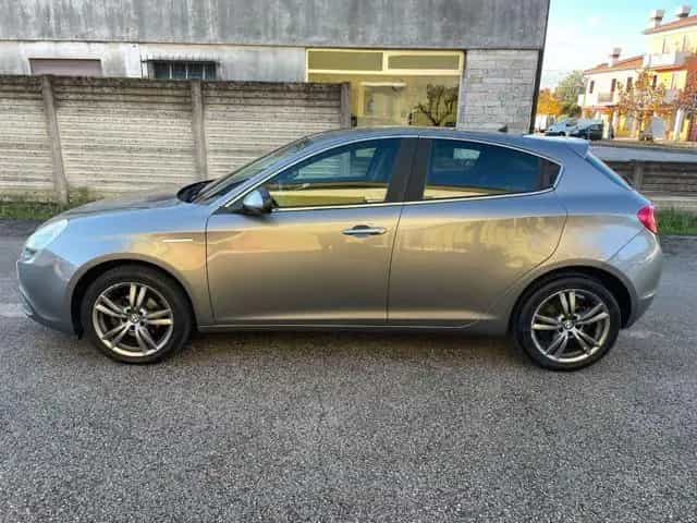 Alfa Romeo Giulietta ROMEO Giulietta 1.6 JTDm-2 105 CV Exclusive 08/2013-photo-6