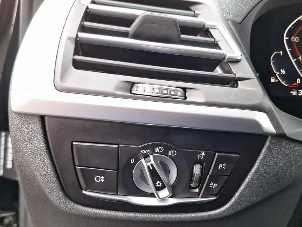 BMW X3 xDrive30i Navi Kamera Sportsitze HiFi LED 11/2022-photo-20