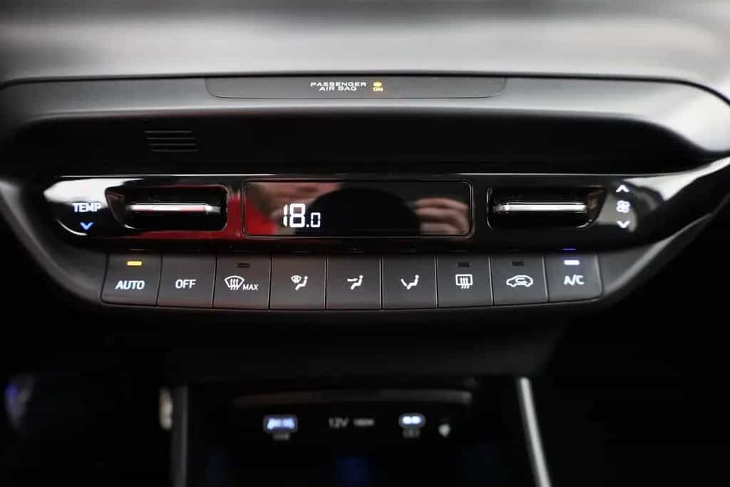 Hyundai BAYON 1.0T-GDI Aut. LED Navi Kamera 10/2025-photo-11
