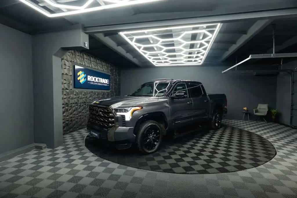 Toyota Tundra PLATINUM 3.4L V6 4x4 *100%Options*19%VAT* 07/2023-photo-1