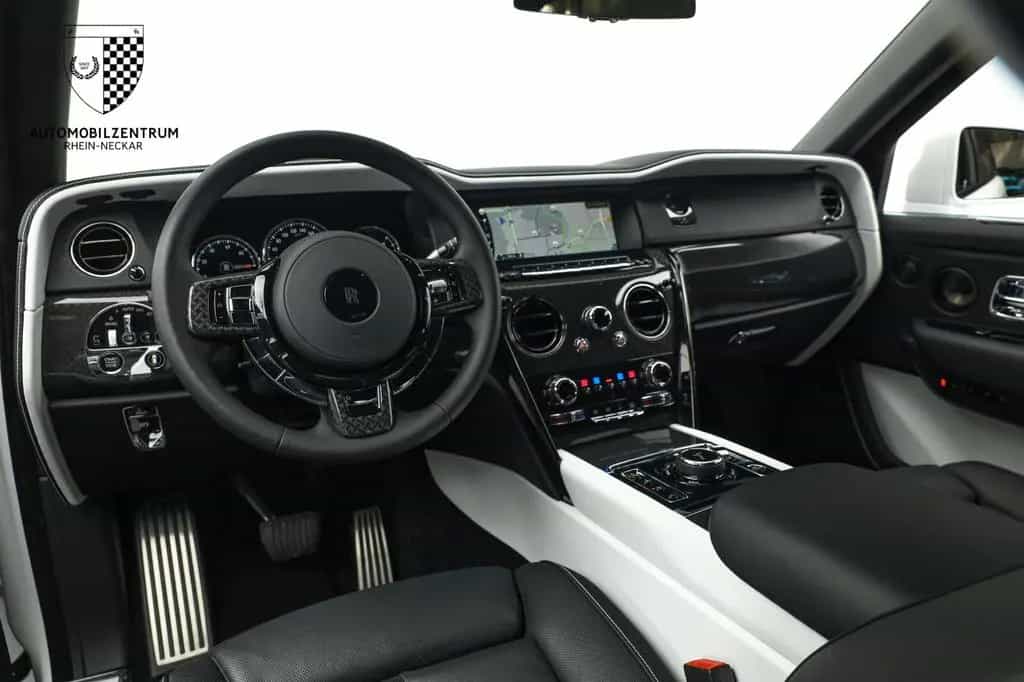 Rolls-Royce Cullinan Black Badge Starburst/RearSeat/Bespoke 03/2023-photo-10