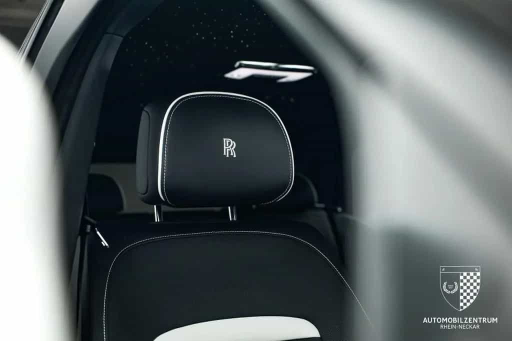 Rolls-Royce Cullinan Black Badge Starburst/RearSeat/Bespoke 03/2023-photo-12