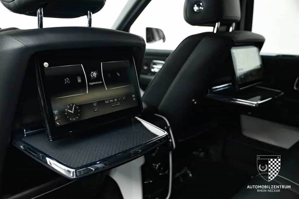 Rolls-Royce Cullinan Black Badge Starburst/RearSeat/Bespoke 03/2023-photo-16