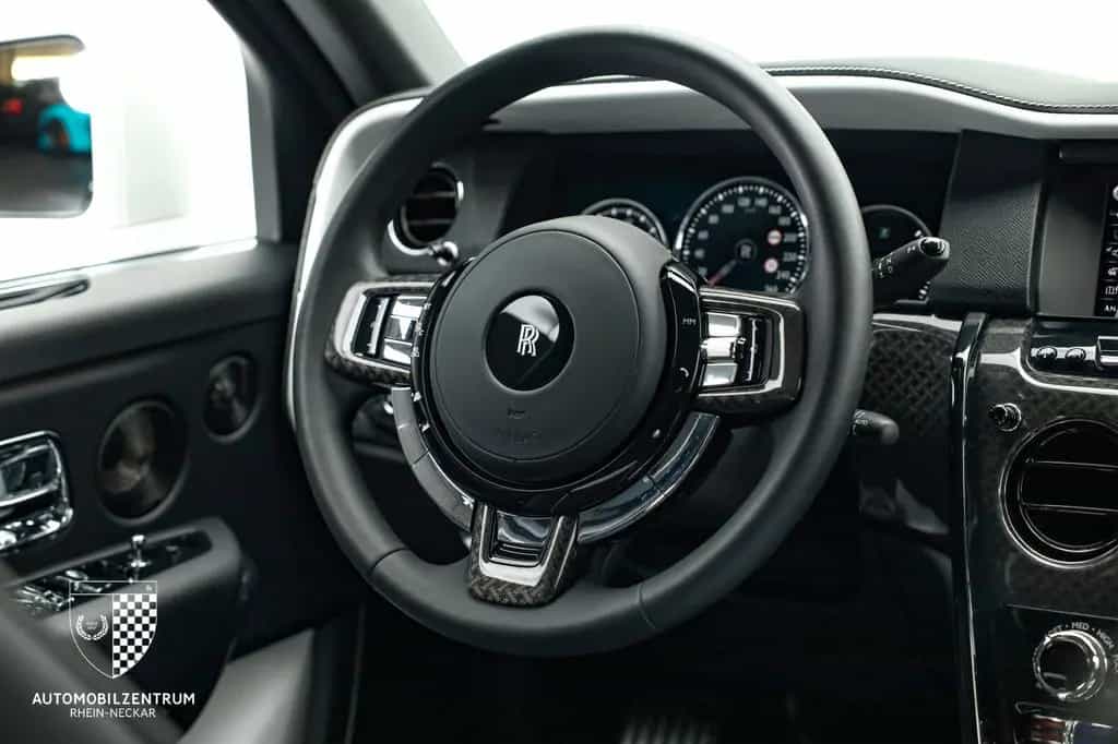 Rolls-Royce Cullinan Black Badge Starburst/RearSeat/Bespoke 03/2023-photo-18