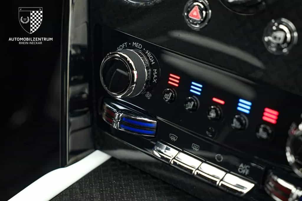 Rolls-Royce Cullinan Black Badge Starburst/RearSeat/Bespoke 03/2023-photo-22