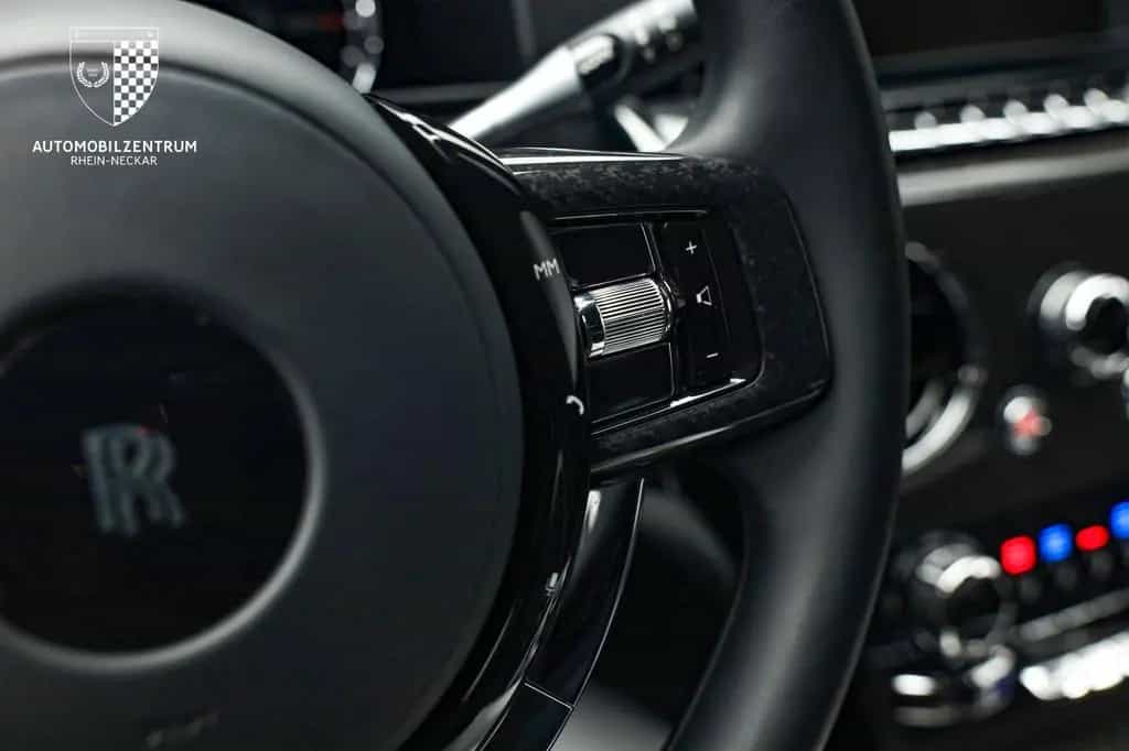 Rolls-Royce Cullinan Black Badge Starburst/RearSeat/Bespoke 03/2023-photo-28