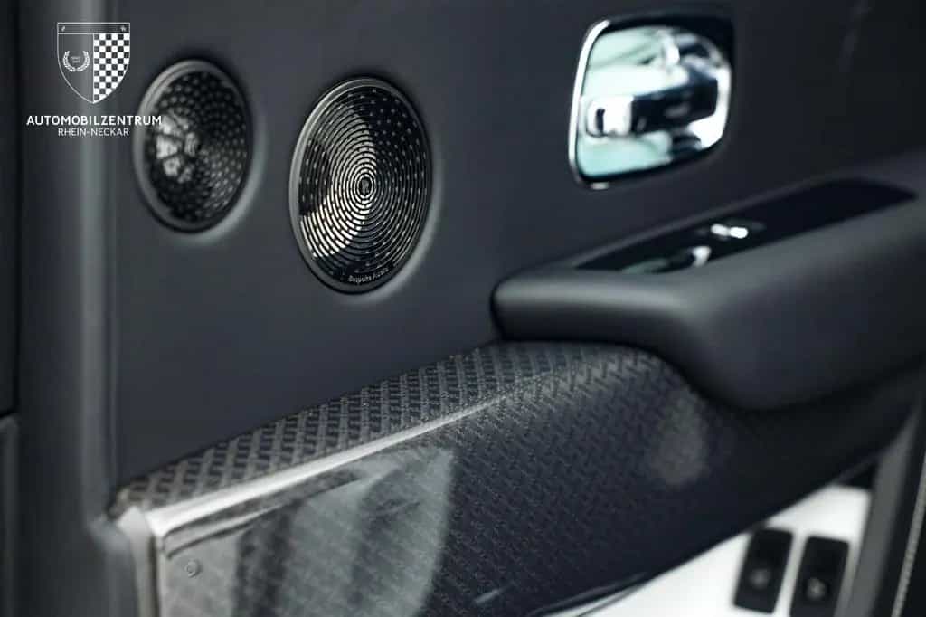 Rolls-Royce Cullinan Black Badge Starburst/RearSeat/Bespoke 03/2023-photo-32