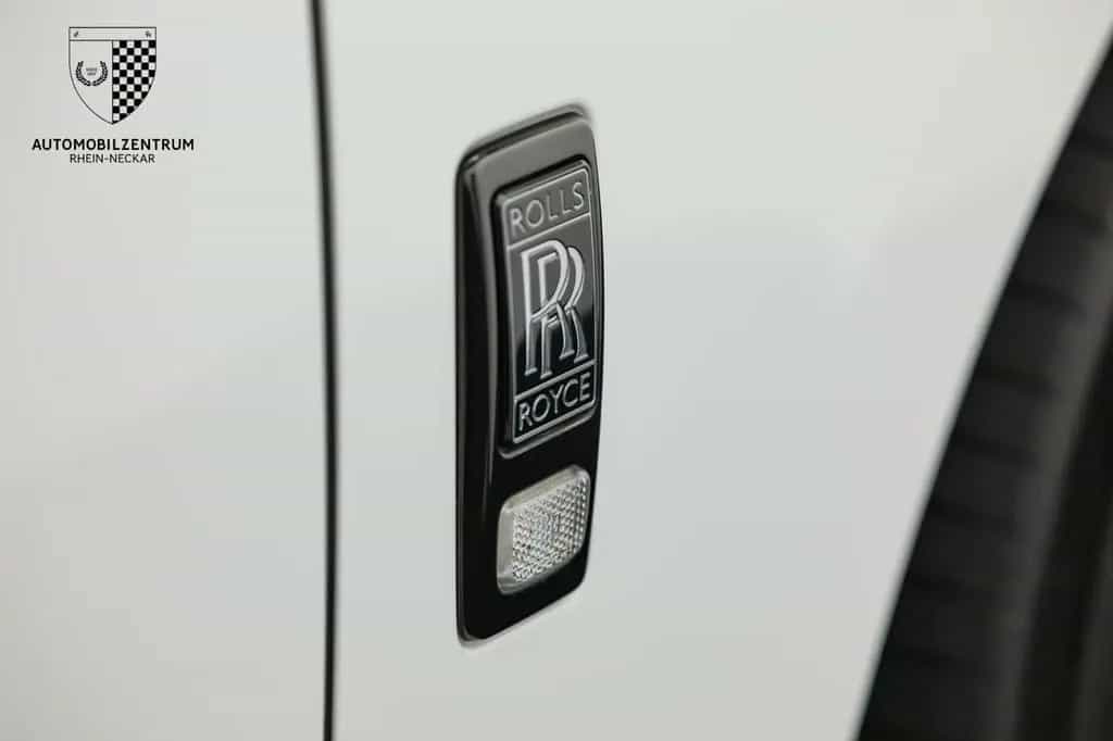 Rolls-Royce Cullinan Black Badge Starburst/RearSeat/Bespoke 03/2023-photo-37