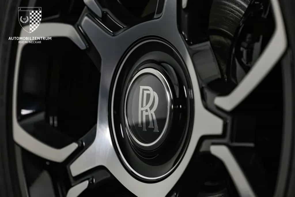 Rolls-Royce Cullinan Black Badge Starburst/RearSeat/Bespoke 03/2023-photo-39