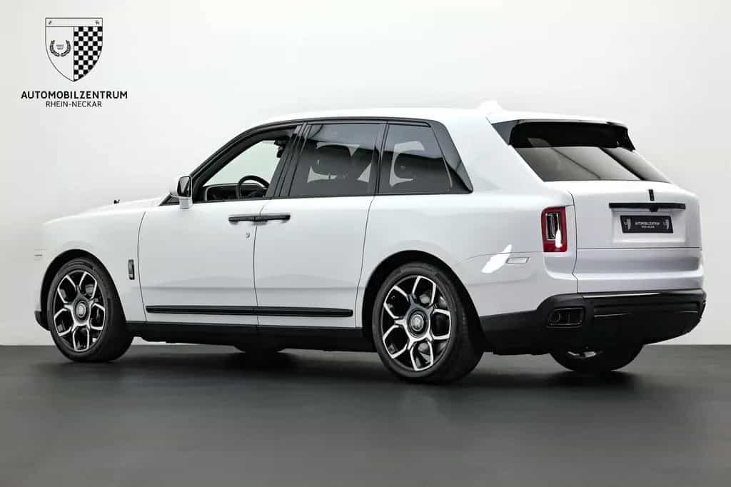 Rolls-Royce Cullinan Black Badge Starburst/RearSeat/Bespoke 03/2023-photo-5