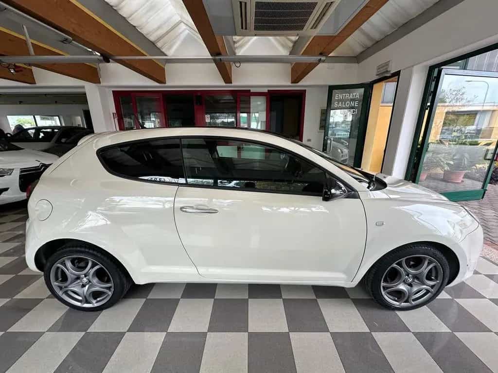 Alfa Romeo MiTo 1.4 T 105CV M.air S&S Distinctiv 08/2013-photo-3