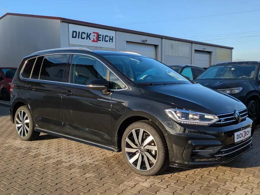 Volkswagen Touran 2.0 DSG R-Line Pano 7Si IQ.Dri AHK Matrix 07/2025-photo-0