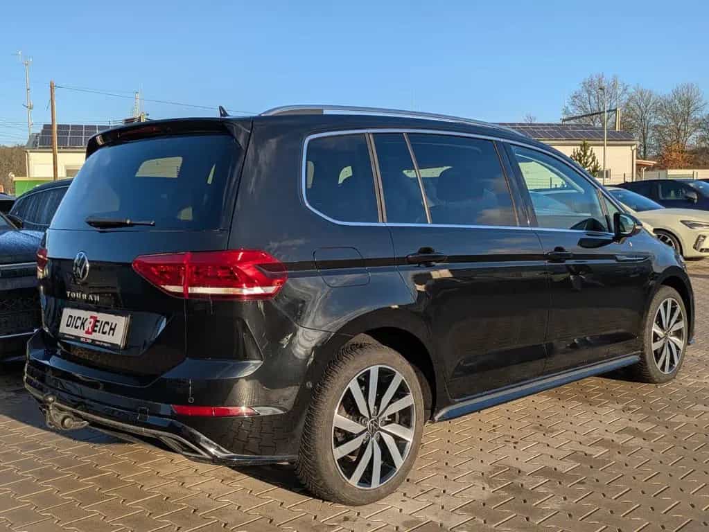 Volkswagen Touran 2.0 DSG R-Line Pano 7Si IQ.Dri AHK Matrix 07/2025-photo-2