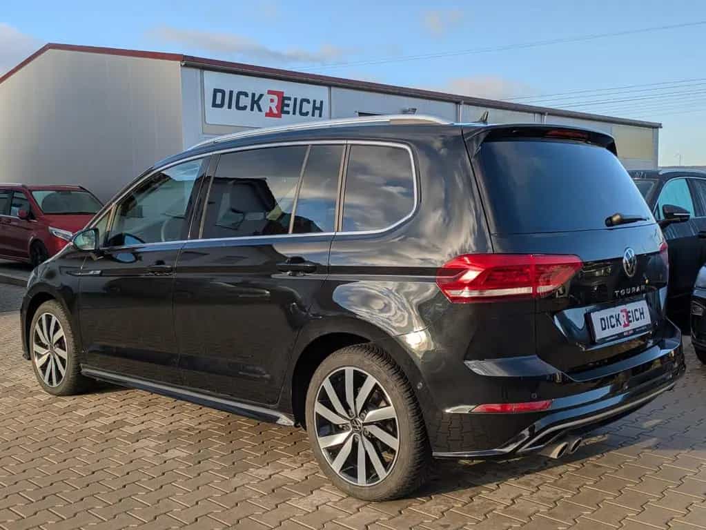 Volkswagen Touran 2.0 DSG R-Line Pano 7Si IQ.Dri AHK Matrix 07/2025-photo-4