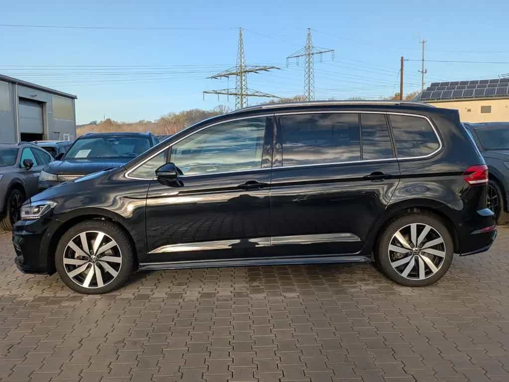 Volkswagen Touran 2.0 DSG R-Line Pano 7Si IQ.Dri AHK Matrix 07/2025-photo-5
