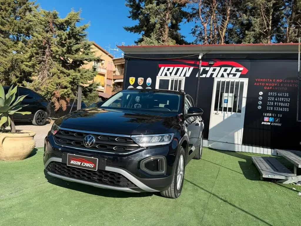 Other Volkswagen T-Roc 1.5 TSI ACT DSG Style 02/2023-photo-2