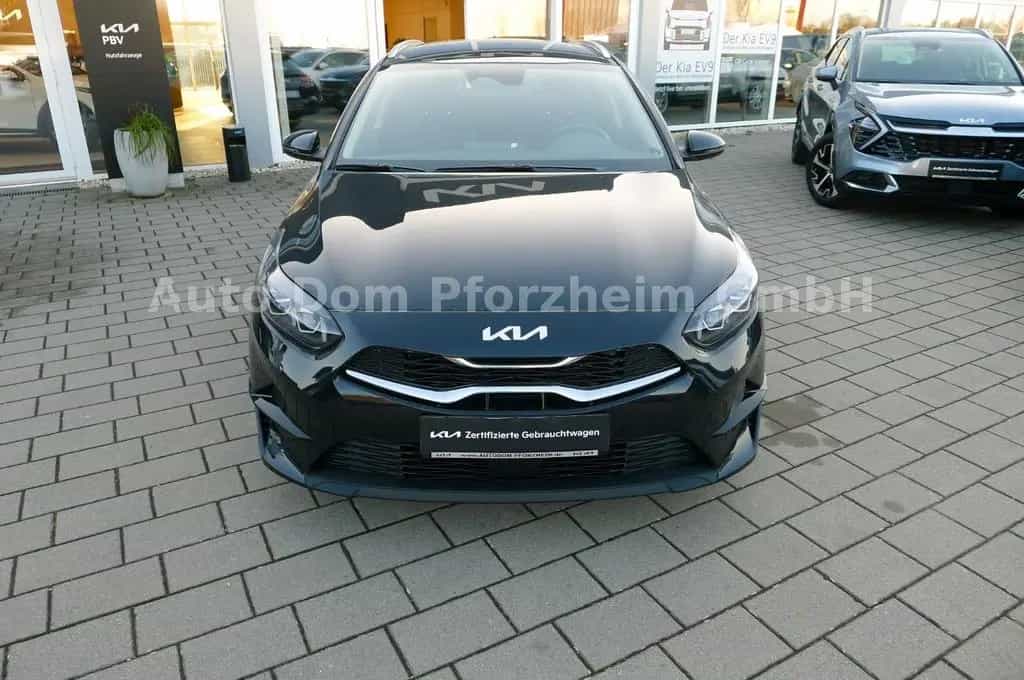Kia Ceed SW 1,5T DCT Spirit /UVO/NAVI/LED 05/2025-photo-1
