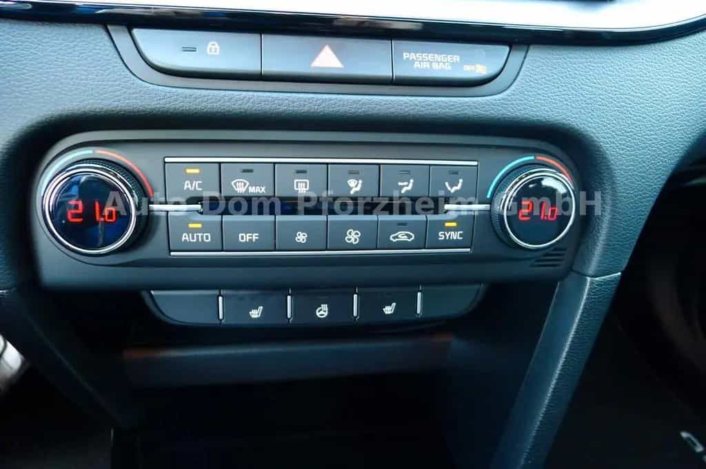 Kia Ceed SW 1,5T DCT Spirit /UVO/NAVI/LED 05/2025-photo-11