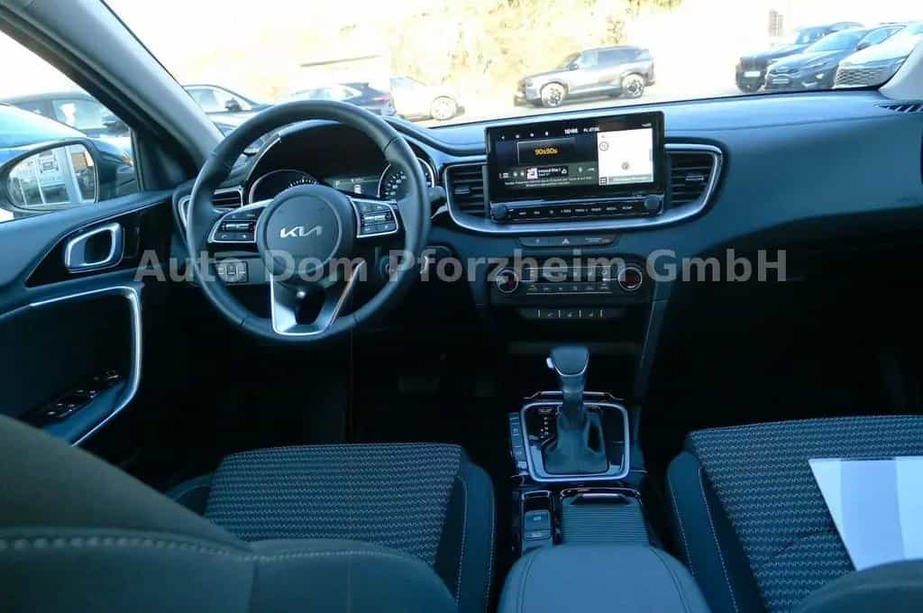 Kia Ceed SW 1,5T DCT Spirit /UVO/NAVI/LED 05/2025-photo-17