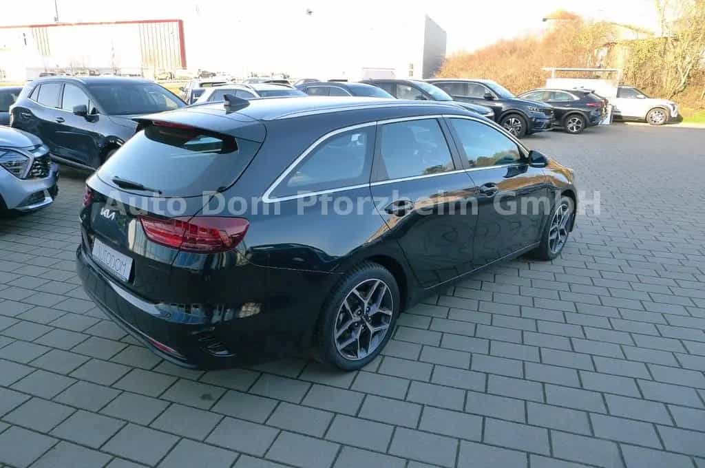 Kia Ceed SW 1,5T DCT Spirit /UVO/NAVI/LED 05/2025-photo-3