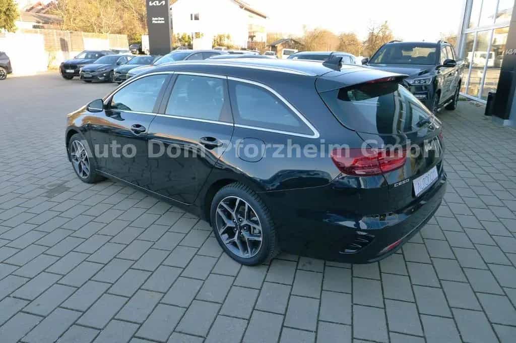 Kia Ceed SW 1,5T DCT Spirit /UVO/NAVI/LED 05/2025-photo-5