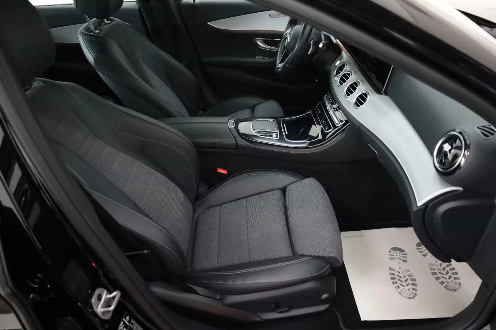 Mercedes-Benz E-Class 300 11/2021-photo-1