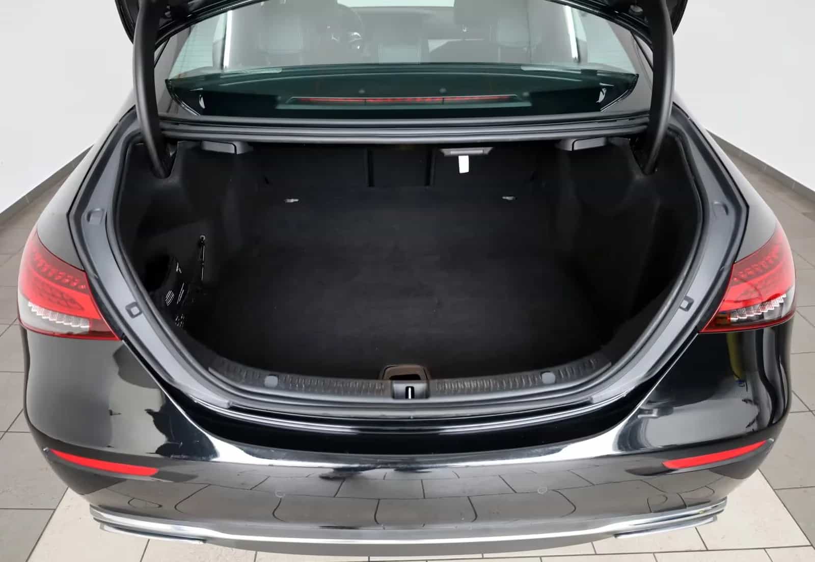 Mercedes-Benz E-Class 300 11/2021-photo-25
