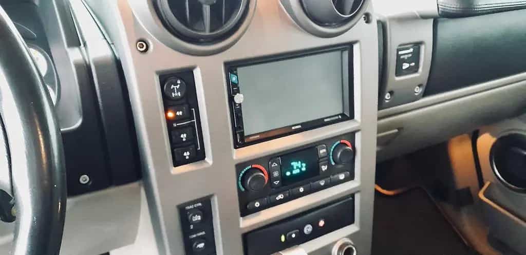 Hummer H2 4X4 Luxury 6.0 V8 Sondermodell Adventure 04/2004-photo-13