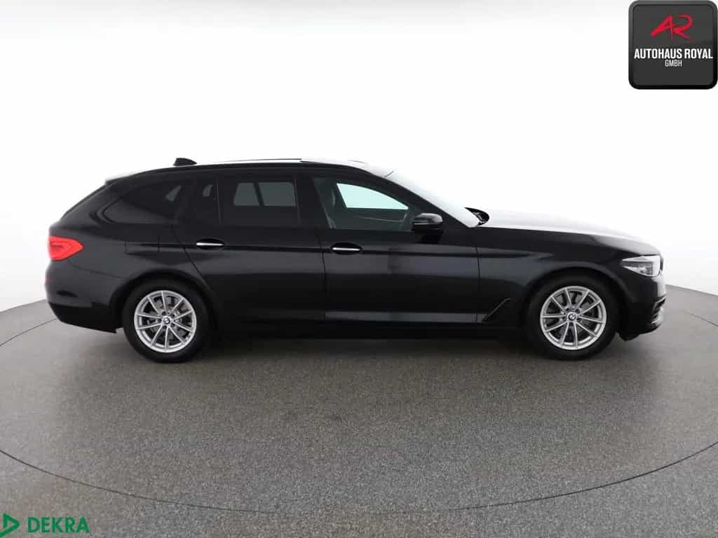 BMW 5 Series 520 i T EXKLUSIV PANO,HUD,NAVIPROF,KEYLESSGO,SH 08/2018-photo-5