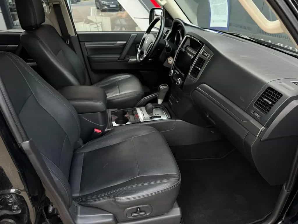 Mitsubishi Pajero 3.2 DI-D Diamant Edition LEDER KAMERA AHK 12/2015-photo-11