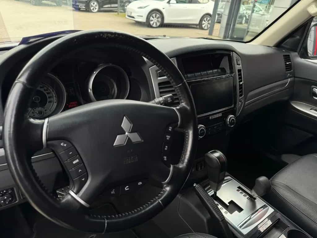 Mitsubishi Pajero 3.2 DI-D Diamant Edition LEDER KAMERA AHK 12/2015-photo-15