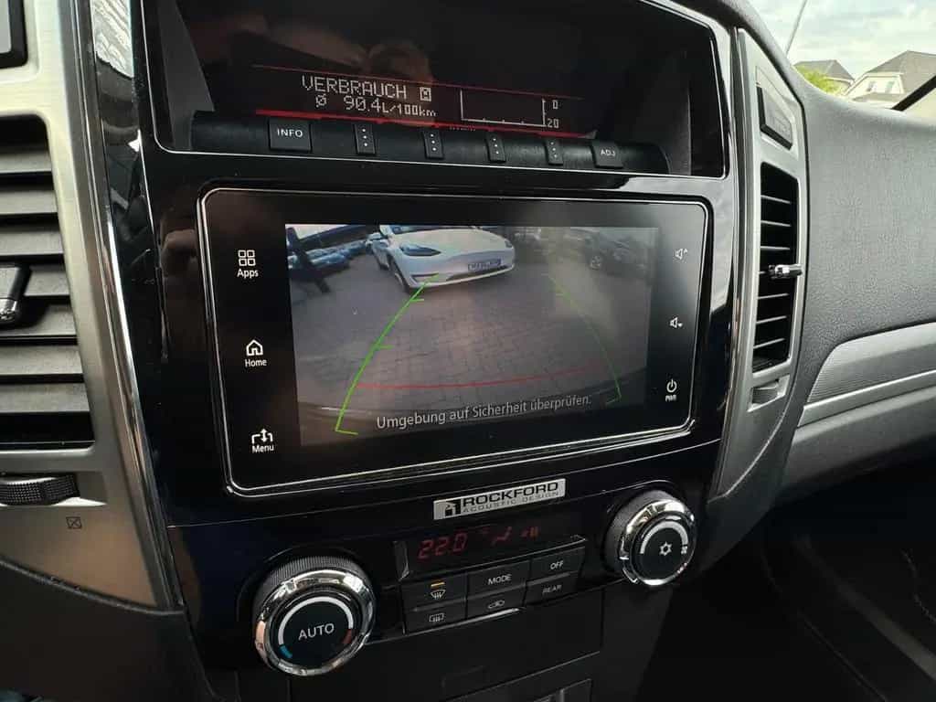 Mitsubishi Pajero 3.2 DI-D Diamant Edition LEDER KAMERA AHK 12/2015-photo-7