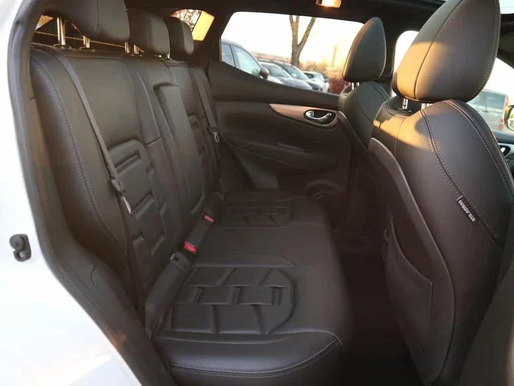 Nissan Qashqai 1.3 DIG-T Tekna+ ACC 360° Navi LM BOSE 12/2019-photo-24