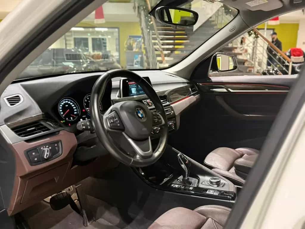BMW X1 xDrive 20 i Sport Line *RFK*X-Drive*Shadow* 04/2018-photo-16