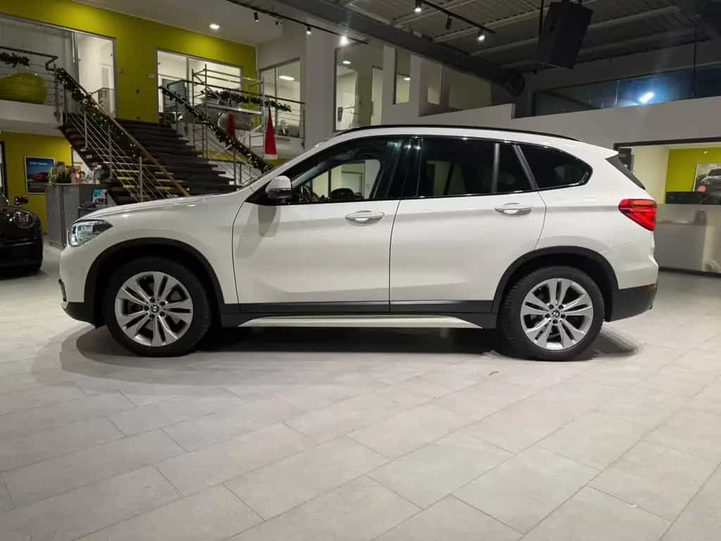 BMW X1 xDrive 20 i Sport Line *RFK*X-Drive*Shadow* 04/2018-photo-2