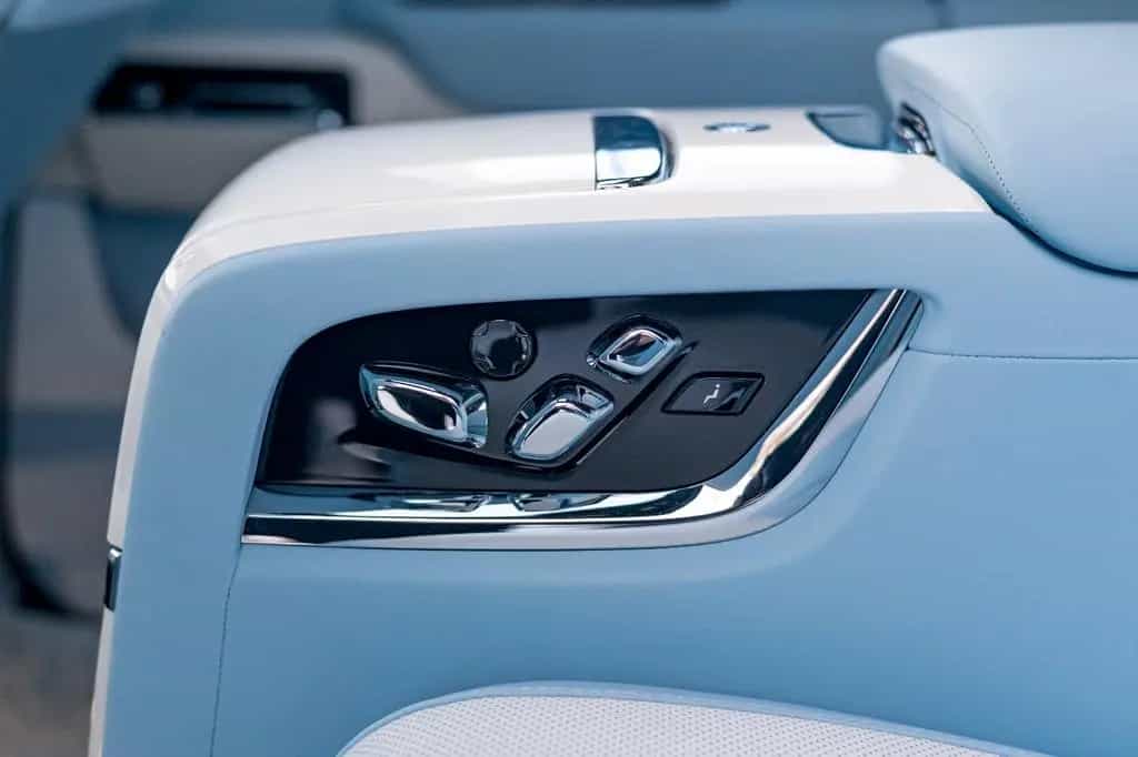 Rolls-Royce Cullinan 05/2023-photo-33
