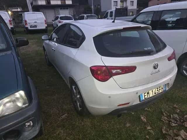 Alfa Romeo Giulietta 1.6 jtdm(2) Exclusive 07/2012-photo-3