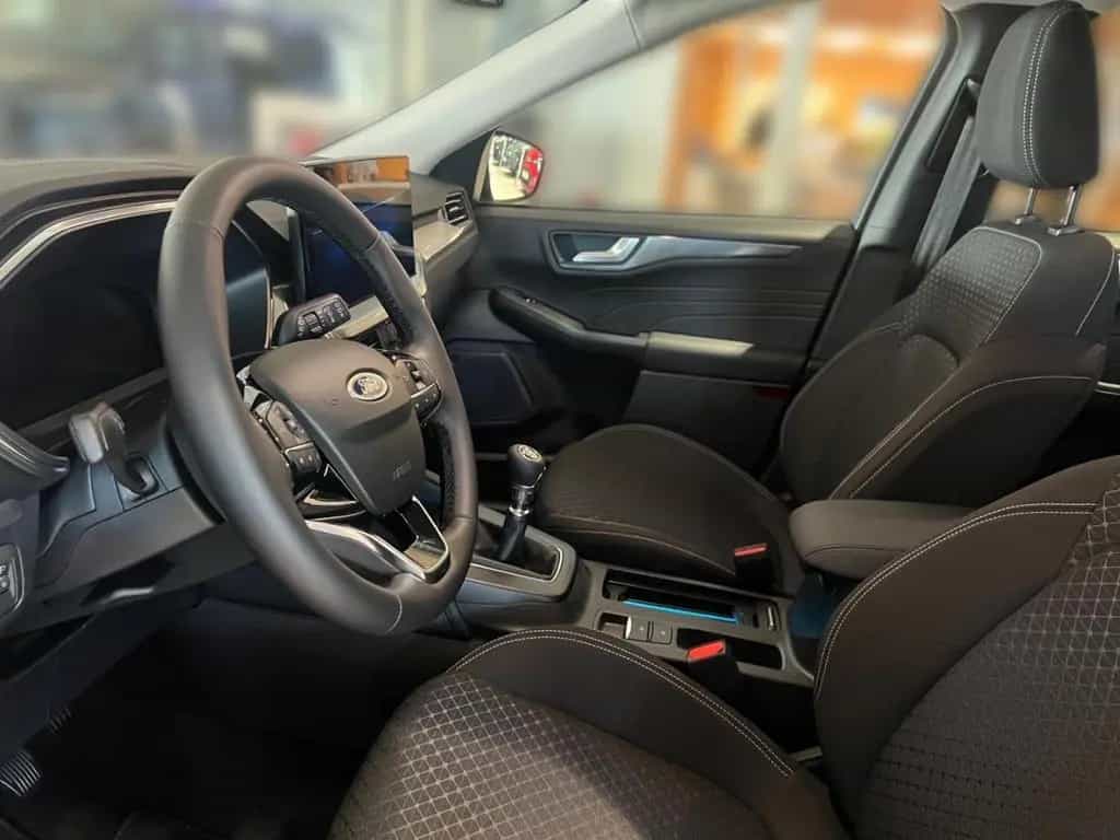 Ford Kuga 1.5l EcoBoost Titanium 5D M6 FWD AHK Winter null-photo-8