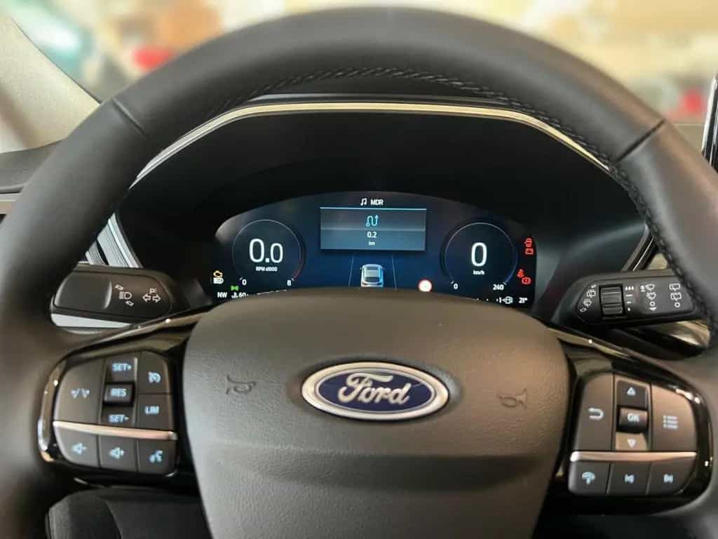 Ford Kuga 1.5l EcoBoost Titanium 5D M6 FWD AHK Winter null-photo-9
