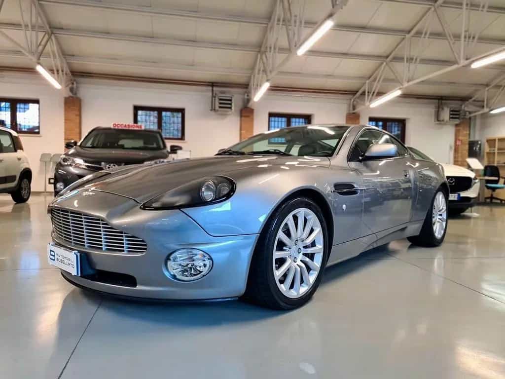 Aston Martin Vanquish V12 Vanquish Coupé 08/2003-photo-2