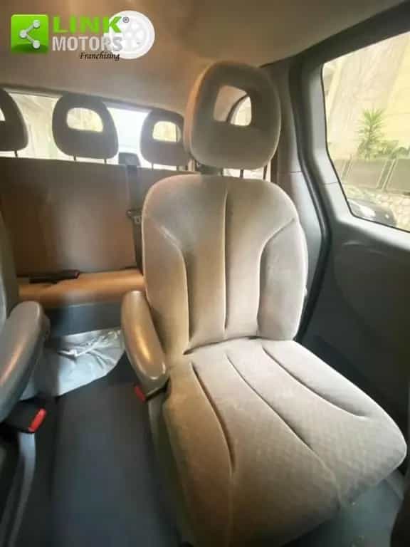 Chrysler Grand Voyager CHRYSLER Voyager 2.8 CRD cat Limited Auto 05/2005-photo-7