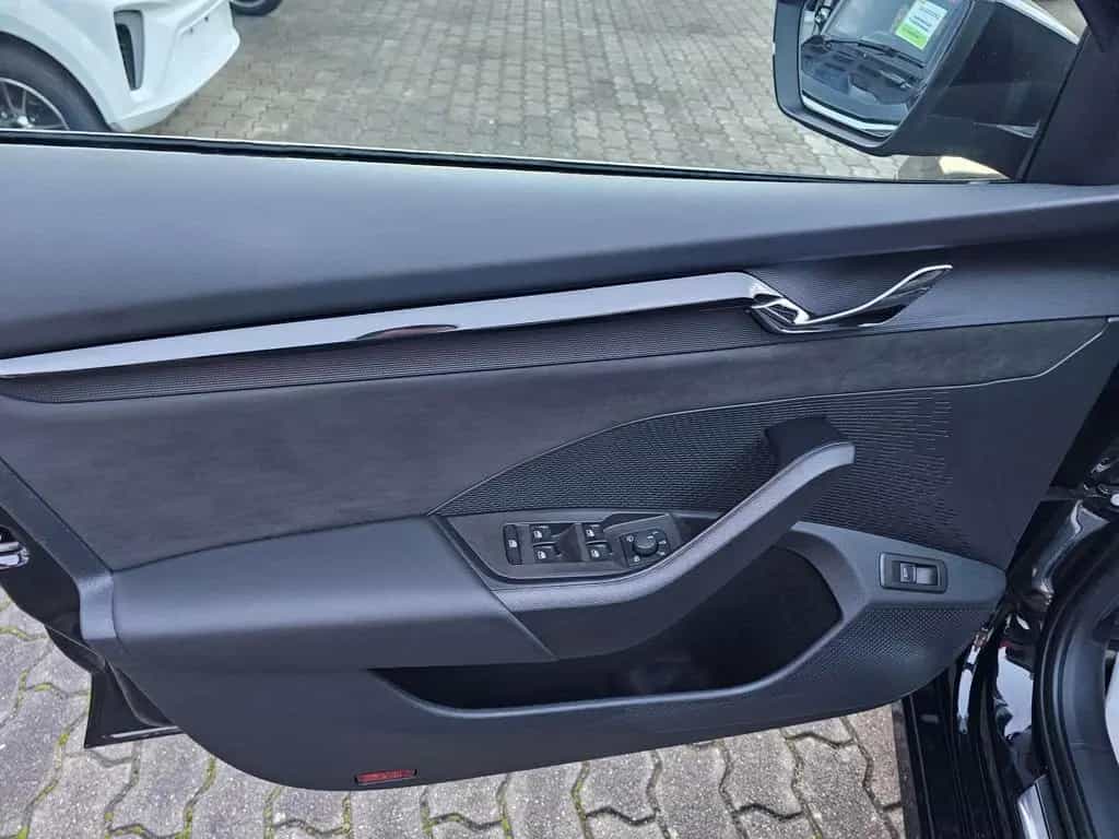 Skoda Octavia Combi RS 2.0 TSI DSG+COLUMBUS+GARANTIE27 11/2022-photo-4