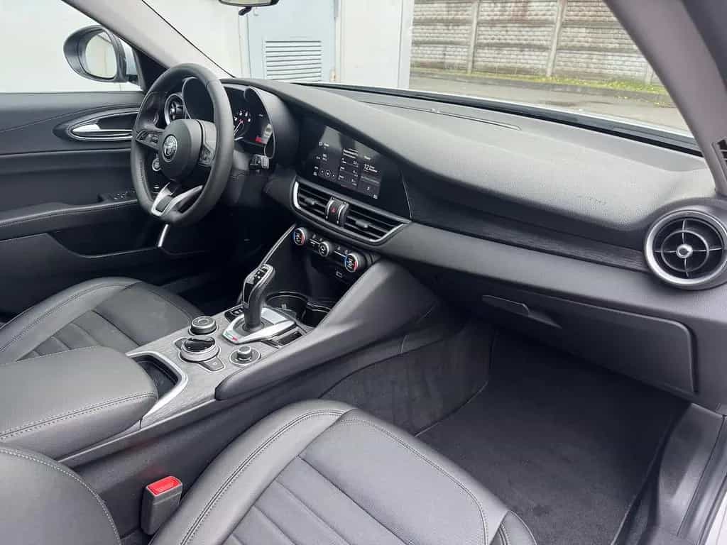 Alfa Romeo Giulia "Bianco Lunare" 10/2021-photo-11