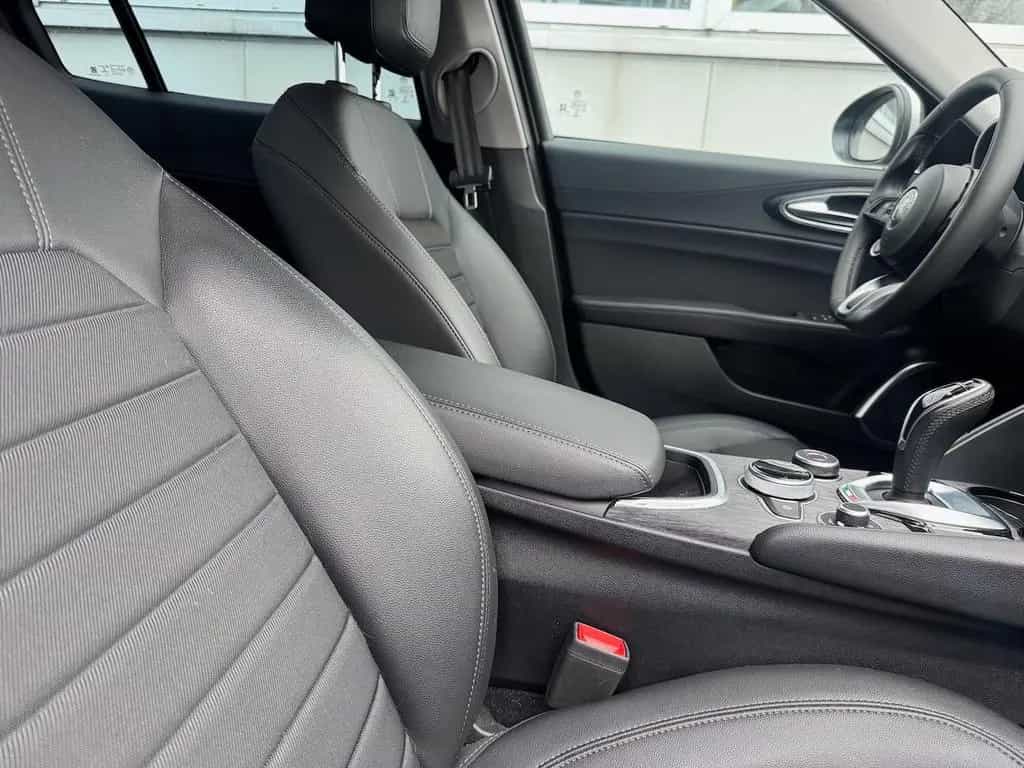 Alfa Romeo Giulia "Bianco Lunare" 10/2021-photo-14