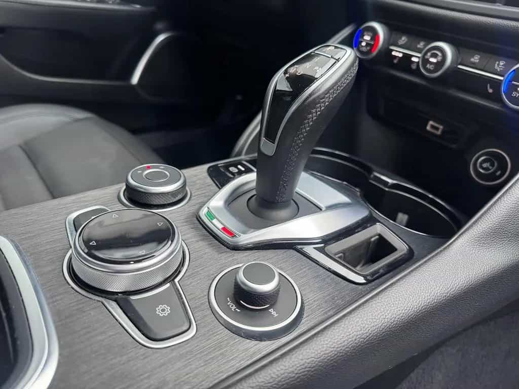 Alfa Romeo Giulia "Bianco Lunare" 10/2021-photo-15