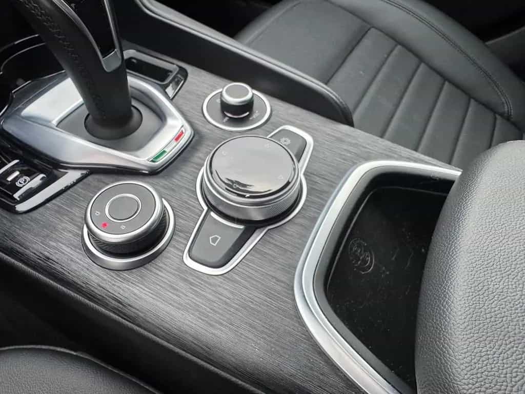 Alfa Romeo Giulia "Bianco Lunare" 10/2021-photo-24
