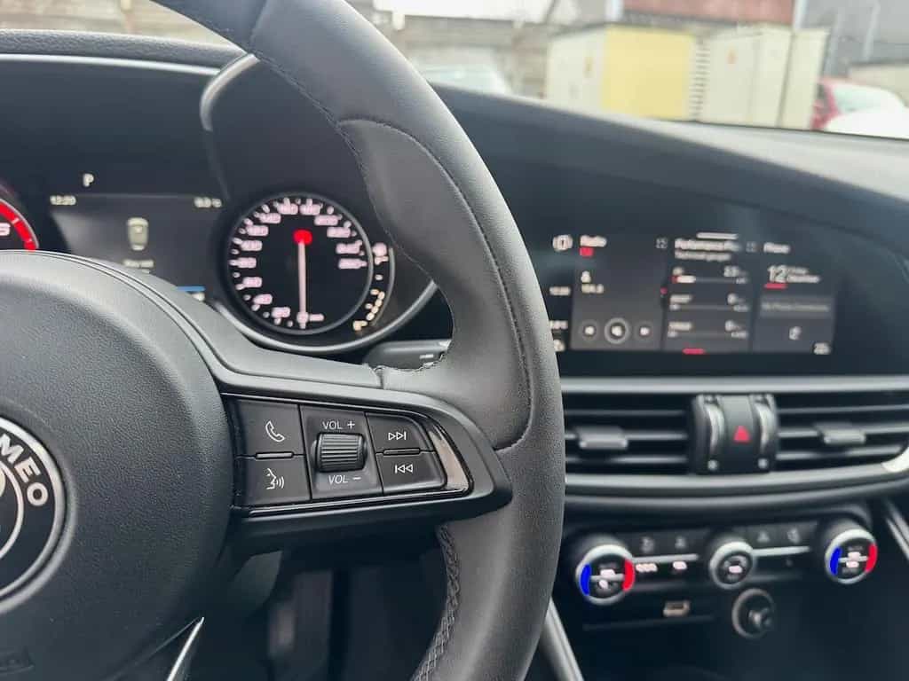 Alfa Romeo Giulia "Bianco Lunare" 10/2021-photo-25