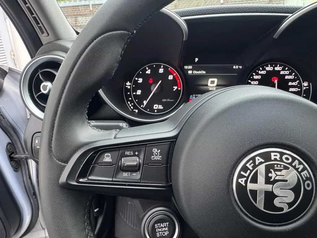 Alfa Romeo Giulia "Bianco Lunare" 10/2021-photo-26